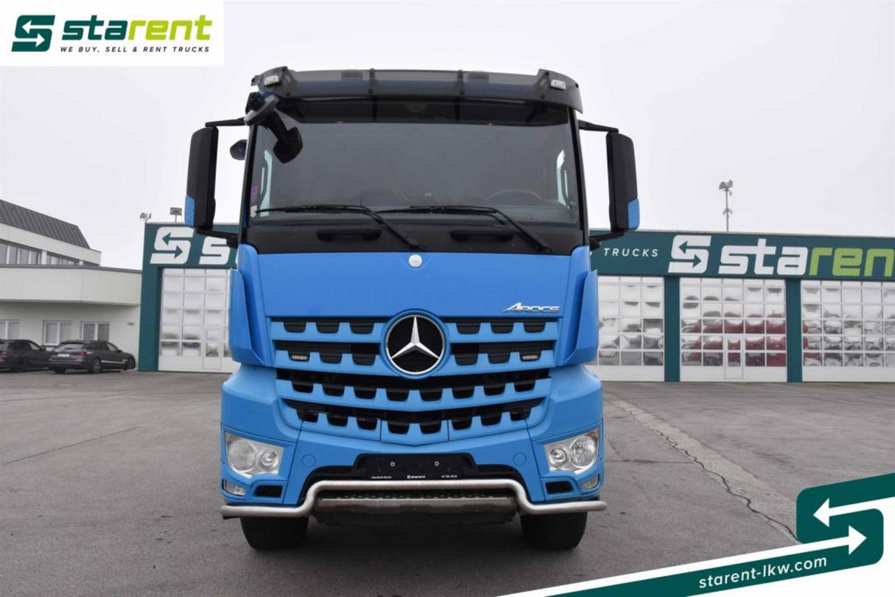 Mercedes Benz Arocs 3653 6x6 Penz Holzkran + Ressenig Holzrungen - وحدة جر: صورة 3 Mercedes Benz Arocs 3653 6x6 Penz Holzkran + Ressenig Holzrungen - وحدة جر: صورة 3