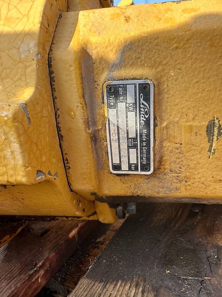 CAT 214 B FT hydro motor linde MMF-65 - حفارة دولاب: صورة 4 CAT 214 B FT hydro motor linde MMF-65 - حفارة دولاب: صورة 4