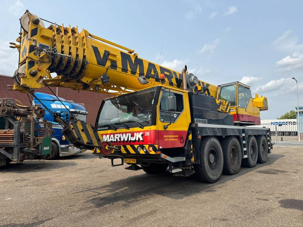Liebherr LTM 1070-4.1 - رافعة لجميع التضاريس: صورة 1 Liebherr LTM 1070-4.1 - رافعة لجميع التضاريس: صورة 1