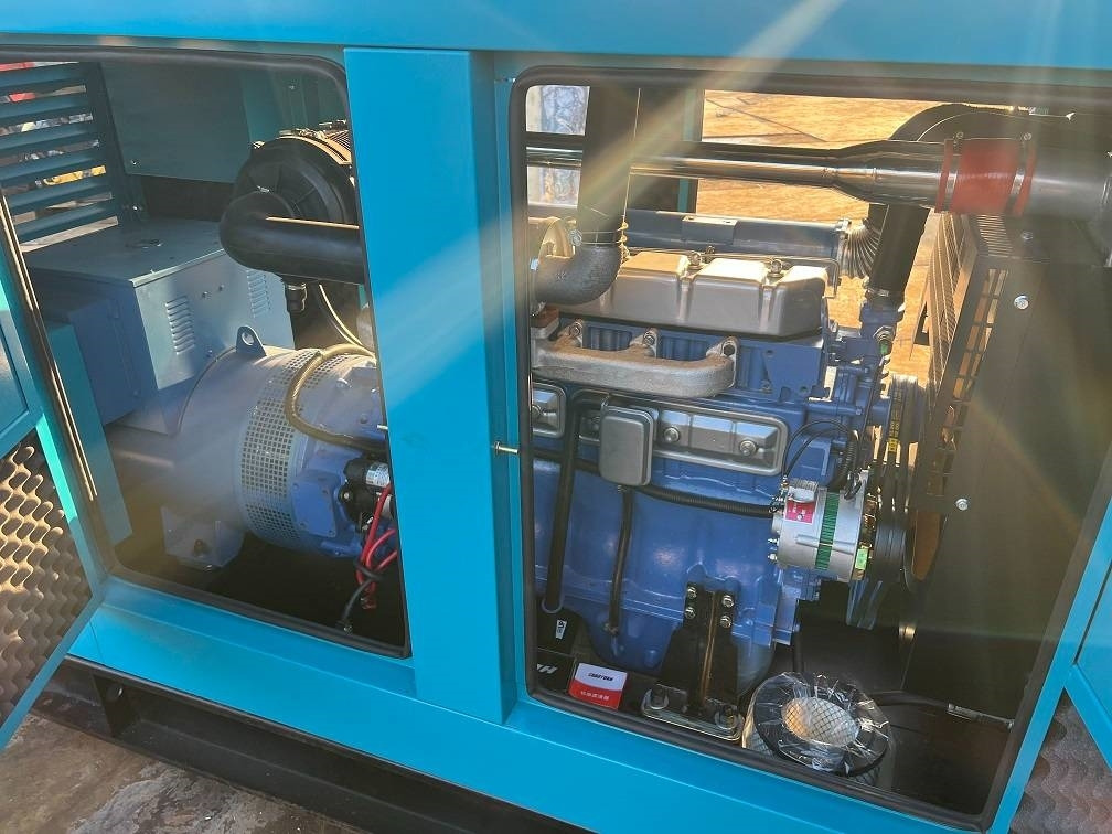 مجموعة المولدات Ricardo 150kva (120kw) silent generator 3 phase 50hz 400v: صورة 11 مجموعة المولدات Ricardo 150kva (120kw) silent generator 3 phase 50hz 400v: صورة 11