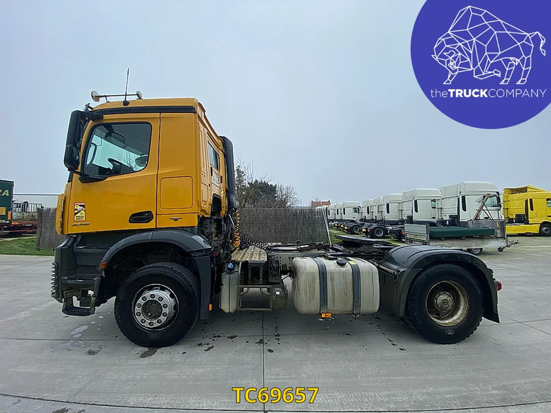Mercedes-Benz Arocs 2048 - وحدة جر: صورة 2 Mercedes-Benz Arocs 2048 - وحدة جر: صورة 2