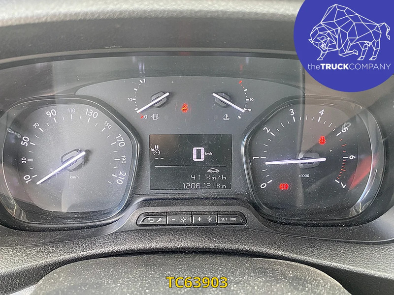 Peugeot Expert 2.0 HDI - DUBBELE CABINE - L2H1 Peugeot Expert 2.0 HDI - DUBBELE CABINE - L2H1: صورة 6