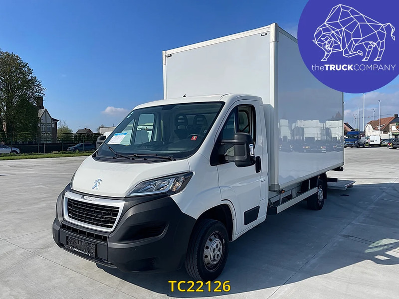 Peugeot Expert met laadklep - شاحنة مغلقة الصندوق: صورة 1 Peugeot Expert met laadklep - شاحنة مغلقة الصندوق: صورة 1