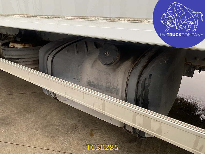 شاحنة مقفلة Renault Midlum 220: صورة 17