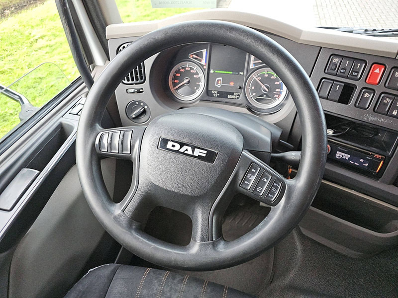 Interior photo 2: شاحنة مقفلة DAF LF 290 11.9T BOX: 7.8M LIFT Interior photo 2: شاحنة مقفلة DAF LF 290 11.9T BOX: 7.8M LIFT