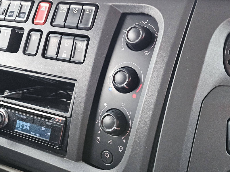 شاحنة مقفلة DAF LF 290 11.9T BOX: 7.8M LIFT: صورة 11 شاحنة مقفلة DAF LF 290 11.9T BOX: 7.8M LIFT: صورة 11