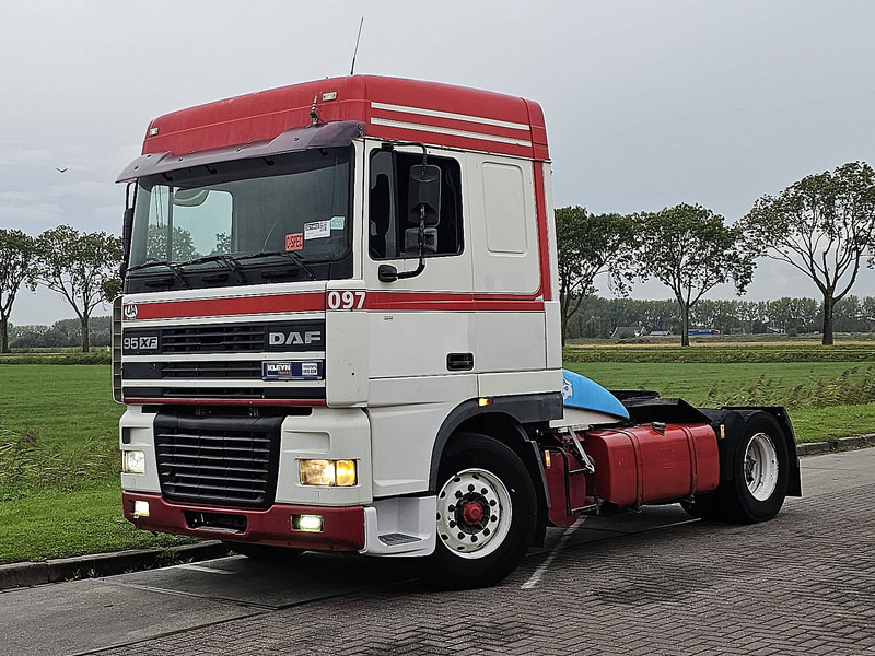 DAF XF 95.380 SPACECAB EURO 2 - وحدة جر: صورة 2 DAF XF 95.380 SPACECAB EURO 2 - وحدة جر: صورة 2