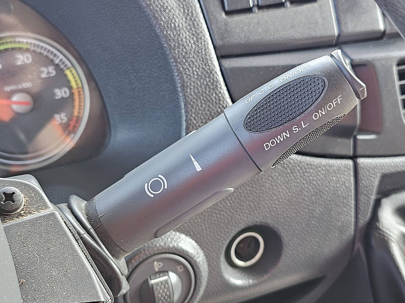 شاحنة مقفلة Iveco 75E18 EUROCARGO MANUAL LIFT 3 SEATS: صورة 9