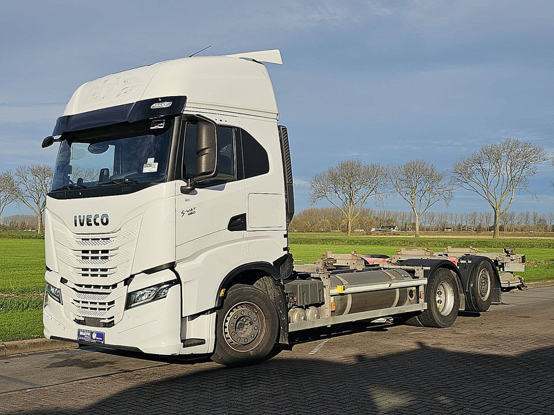 Iveco S-WAY AS260S46 6x2*4 LNG GAS - شاحنات الحاويات / جسم علوي قابل للتغيير شاحنة: صورة 2 Iveco S-WAY AS260S46 6x2*4 LNG GAS - شاحنات الحاويات / جسم علوي قابل للتغيير شاحنة: صورة 2