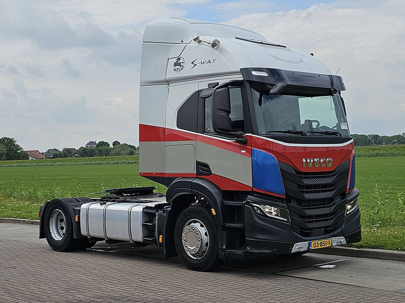 Iveco S-WAY AT440S36 2X TANK NL-TRUCK - وحدة جر: صورة 5 Iveco S-WAY AT440S36 2X TANK NL-TRUCK - وحدة جر: صورة 5