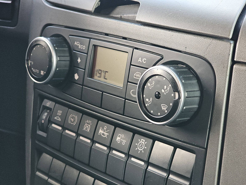 شاحنة مقفلة MAN 12.290 TGM AIRCO LIFT WB 513: صورة 11