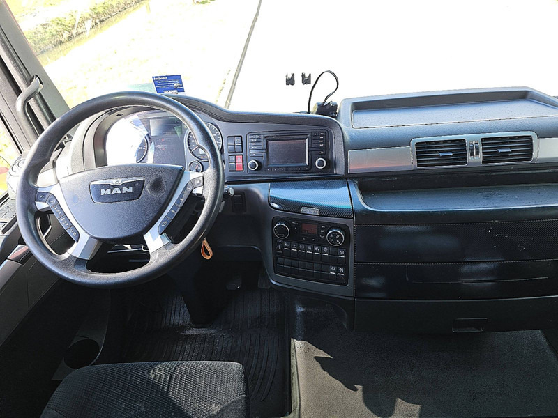 Interior photo 1: وحدة جر MAN 18.440 TGX XXL BLS 2X TANK