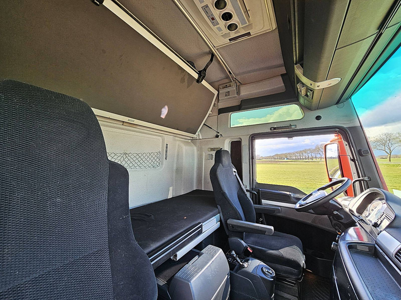 Interior photo 3: وحدة جر MAN 18.440 TGX XXL BLS 2X TANK