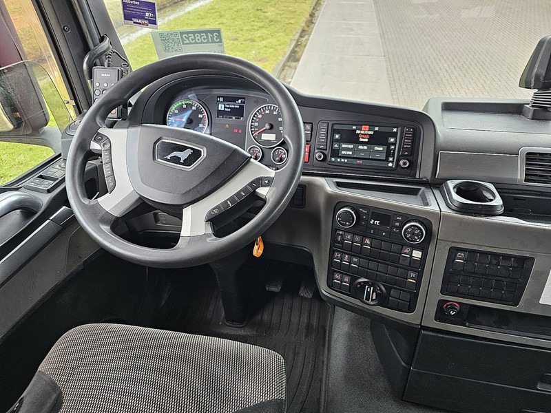 Interior photo 1: وحدة جر MAN 26.470 TGX XLX 6X2 BLS