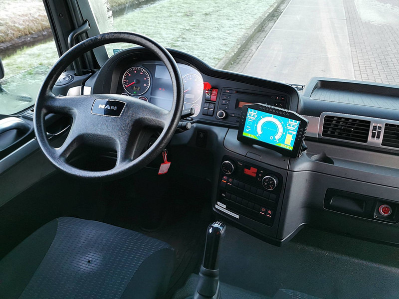 Interior photo 2: MAN E FULL ELECTRIC 20kW 150km range MAN E FULL ELECTRIC 20kW 150km range