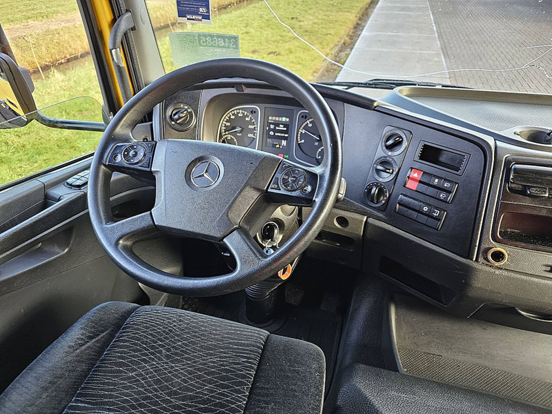 Interior photo 1: شاحنة الفريزر Mercedes-Benz ATEGO 1224 CARRIER MULTI TEMP