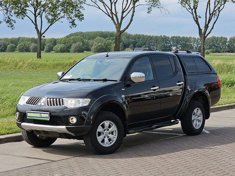 Mitsubishi L200 2.5 clima 4X4 RHD - شاحنة البيك أب: صورة 2 Mitsubishi L200 2.5 clima 4X4 RHD - شاحنة البيك أب: صورة 2
