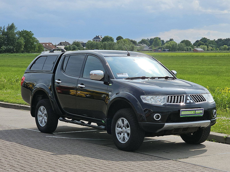 Mitsubishi L200 2.5 clima 4X4 RHD - شاحنة البيك أب: صورة 5 Mitsubishi L200 2.5 clima 4X4 RHD - شاحنة البيك أب: صورة 5