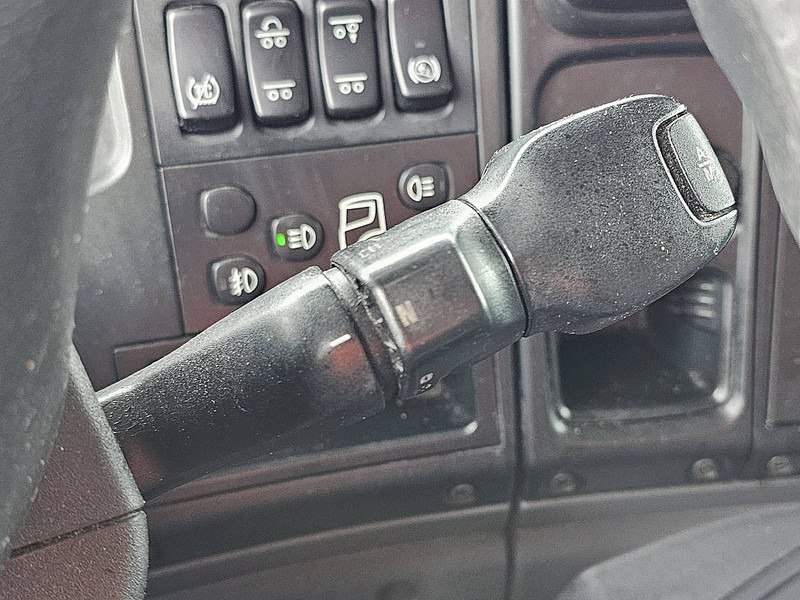 شاحنة الفريزر Scania P320 6X2*4 LAMBERET LIFT: صورة 14 شاحنة الفريزر Scania P320 6X2*4 LAMBERET LIFT: صورة 14