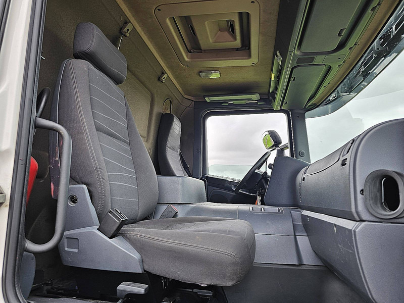 شاحنة الفريزر Scania P320 6X2*4 LAMBERET LIFT: صورة 7 شاحنة الفريزر Scania P320 6X2*4 LAMBERET LIFT: صورة 7