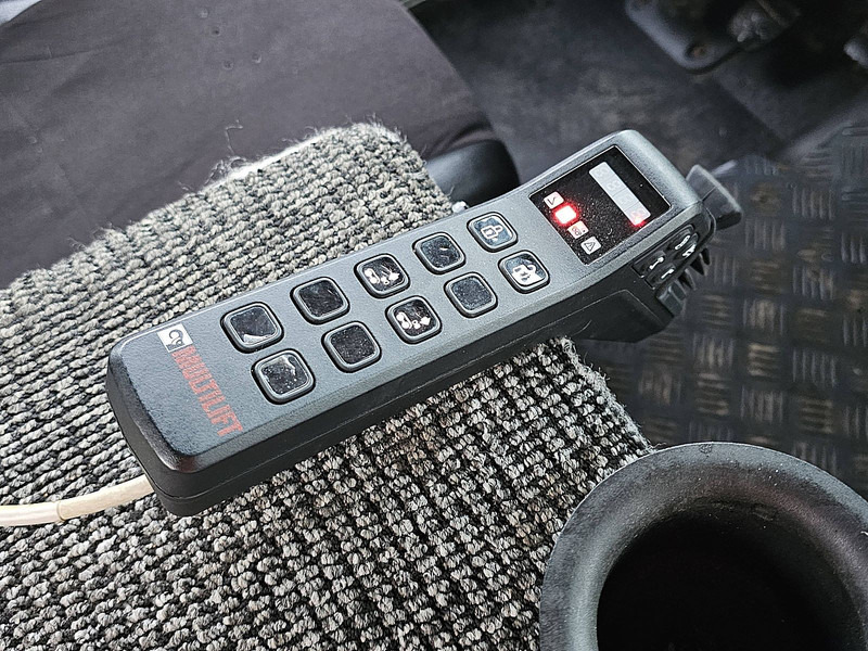 شاحنة ذات خطاف Scania P320 LOW ENTRY 6X2*4 HIAB: صورة 17