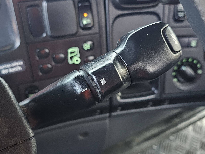 شاحنة ذات خطاف Scania P320 LOW ENTRY 6X2*4 HIAB: صورة 11