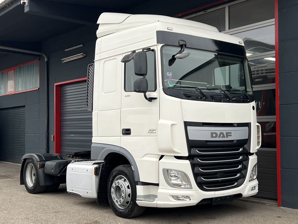 Daf XF 440 Euro6 Klimaanlage Motorbremse+ 2x Bett - وحدة جر: صورة 1 Daf XF 440 Euro6 Klimaanlage Motorbremse+ 2x Bett - وحدة جر: صورة 1