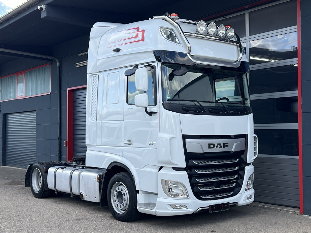 Daf XF 530 SuperSpaceCab Klima+Standklima Retarder - وحدة جر: صورة 1 Daf XF 530 SuperSpaceCab Klima+Standklima Retarder - وحدة جر: صورة 1