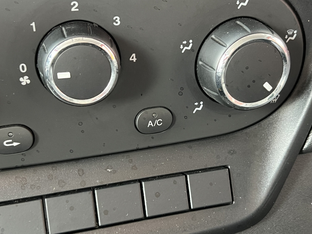 Iveco Daily 35S14 MAXI 4,35m Portaltüren Klima Kamera - شاحنة مغلقة الصندوق: صورة 2 Iveco Daily 35S14 MAXI 4,35m Portaltüren Klima Kamera - شاحنة مغلقة الصندوق: صورة 2