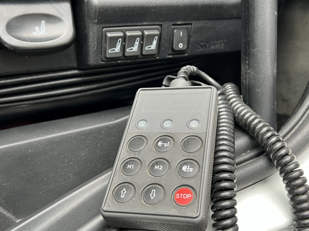Iveco EuroCargo ML160E28 MitsubTU85 Tiefkühl 7,6m LBW - شاحنة الفريزر: صورة 3 Iveco EuroCargo ML160E28 MitsubTU85 Tiefkühl 7,6m LBW - شاحنة الفريزر: صورة 3