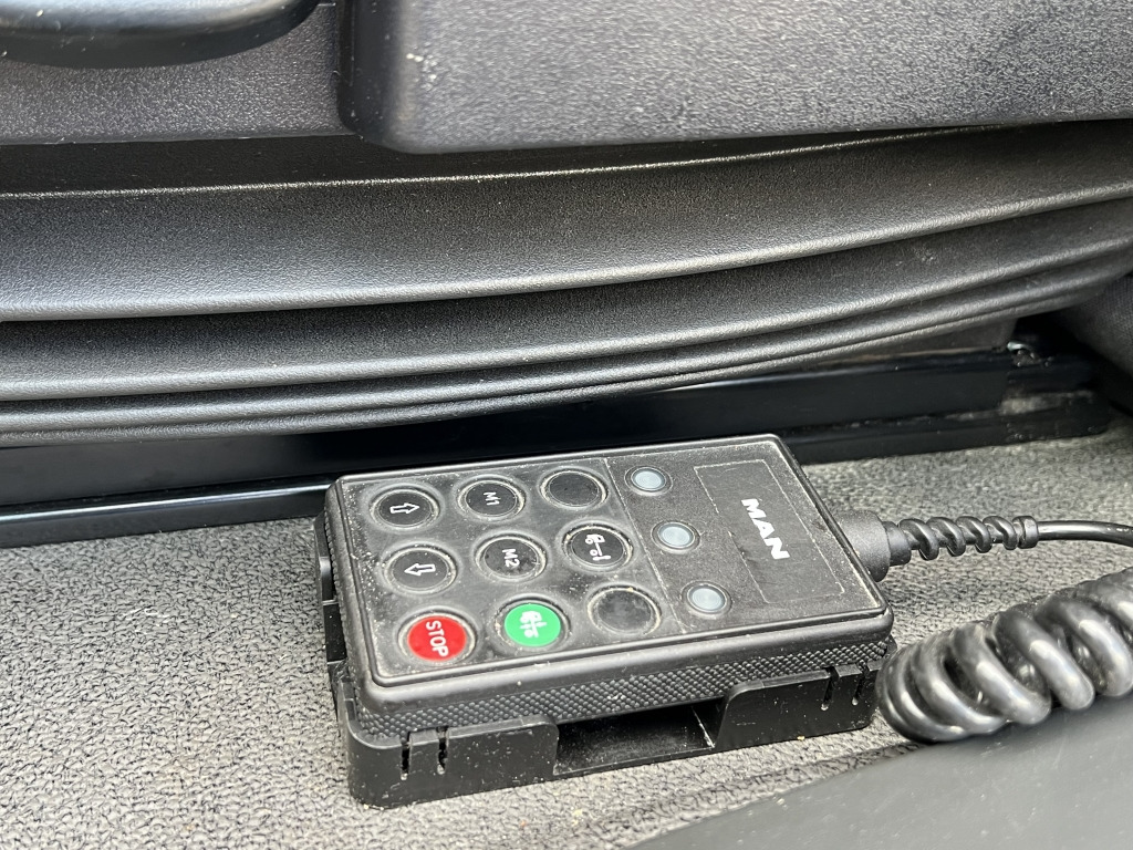 MAN TGM 12.290 Klimaautomatik NAVI Kamera 7m+LBW AHK - شاحنة مقفلة: صورة 4 MAN TGM 12.290 Klimaautomatik NAVI Kamera 7m+LBW AHK - شاحنة مقفلة: صورة 4