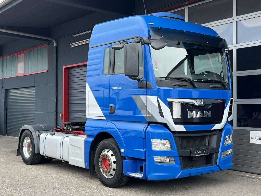 MAN TGX 18.500 ComfortShift Standklima NAVI 2x PTO - وحدة جر: صورة 1 MAN TGX 18.500 ComfortShift Standklima NAVI 2x PTO - وحدة جر: صورة 1