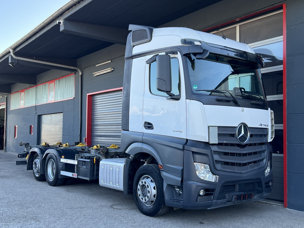 Mercedes-Benz Actros 2542 Klima Retader SDG715 745 BDF Scheckh - شاحنات الحاويات / جسم علوي قابل للتغيير شاحنة: صورة 1 Mercedes-Benz Actros 2542 Klima Retader SDG715 745 BDF Scheckh - شاحنات الحاويات / جسم علوي قابل للتغيير شاحنة: صورة 1