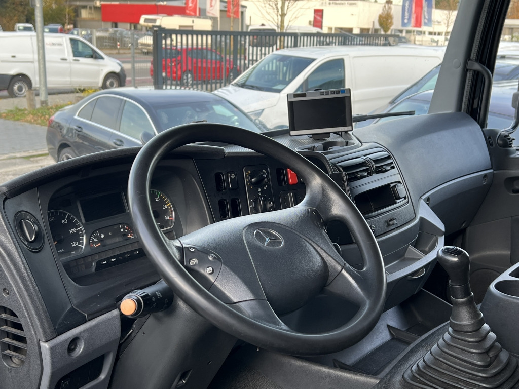 Mercedes-Benz Axor 1833 7m Koffer 2x Schwenkwand LBW Or.382'km - شاحنة المشروبات: صورة 4 Mercedes-Benz Axor 1833 7m Koffer 2x Schwenkwand LBW Or.382'km - شاحنة المشروبات: صورة 4