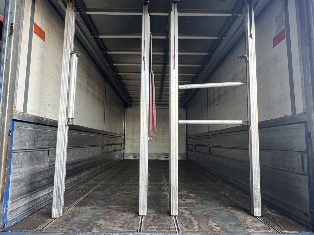 Mercedes-Benz Axor 1833 7m Koffer 2x Schwenkwand LBW Or.382'km - شاحنة المشروبات: صورة 2 Mercedes-Benz Axor 1833 7m Koffer 2x Schwenkwand LBW Or.382'km - شاحنة المشروبات: صورة 2