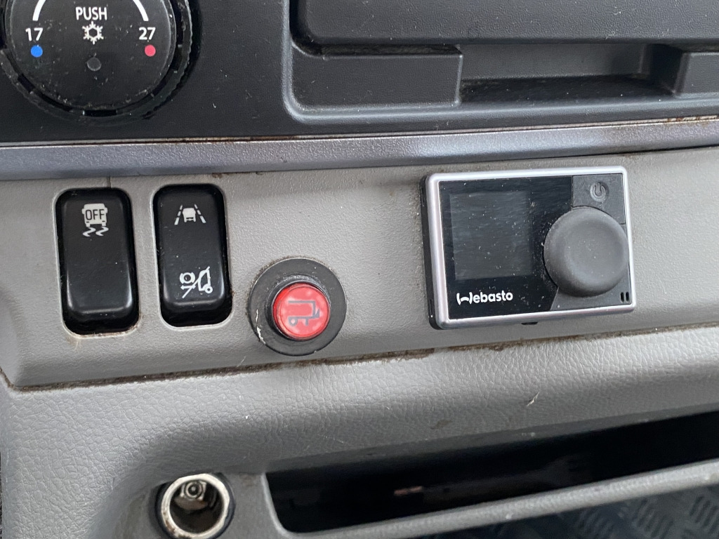 Mitsubishi Fuso Canter 9C18 5,8mEuro6d Klima GetriebeDefekt - شاحنة هيكل كابينة: صورة 4 Mitsubishi Fuso Canter 9C18 5,8mEuro6d Klima GetriebeDefekt - شاحنة هيكل كابينة: صورة 4