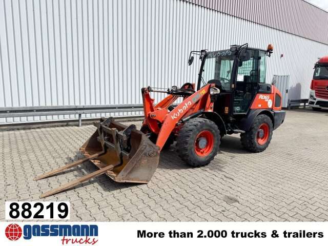 Kubota R065 4x4, Palettengabel, ca. 1.733 Betr.-Std. - آلات البناء: صورة 1 Kubota R065 4x4, Palettengabel, ca. 1.733 Betr.-Std. - آلات البناء: صورة 1