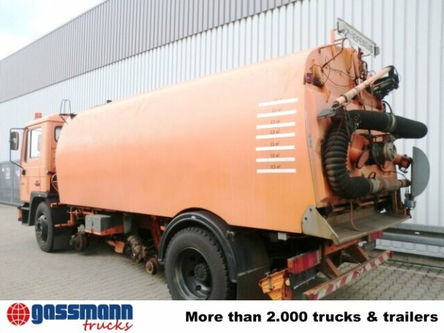 MAN M03 14.152 4x2, Schienenkehrmaschine - سياره كنس شوارع: صورة 5 MAN M03 14.152 4x2, Schienenkehrmaschine - سياره كنس شوارع: صورة 5