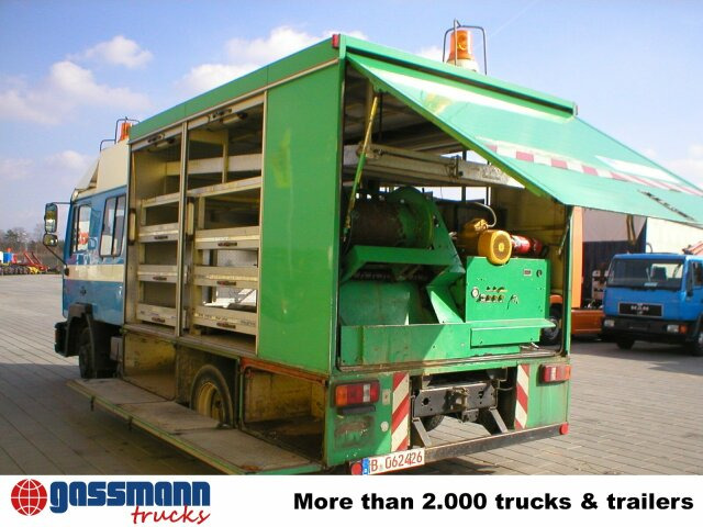 MAN Spülwagen - شاحنة الشفط: صورة 2 MAN Spülwagen - شاحنة الشفط: صورة 2