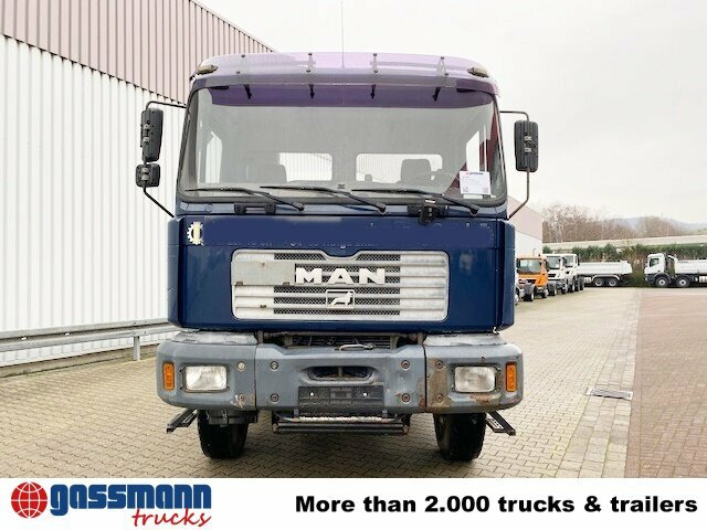 MAN T40 26.364/414 6x4, 6-Zylinder - شاحنة هيكل كابينة: صورة 4 MAN T40 26.364/414 6x4, 6-Zylinder - شاحنة هيكل كابينة: صورة 4