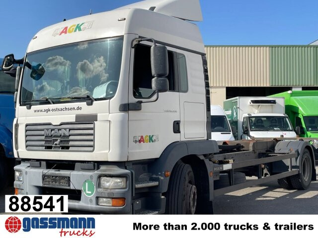 MAN TGM 18.330 4X2 LL, Fahrschulausstattung - شاحنات الحاويات / جسم علوي قابل للتغيير شاحنة: صورة 1 MAN TGM 18.330 4X2 LL, Fahrschulausstattung - شاحنات الحاويات / جسم علوي قابل للتغيير شاحنة: صورة 1