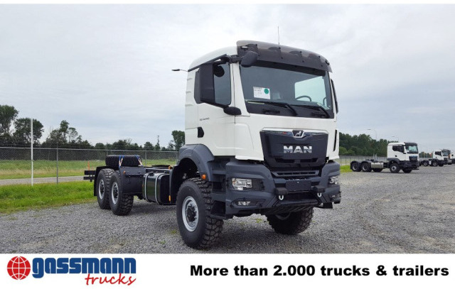 MAN TGS 33.440 6x6 BB CH, Euro2, Einzelbereifung - شاحنة هيكل كابينة: صورة 3 MAN TGS 33.440 6x6 BB CH, Euro2, Einzelbereifung - شاحنة هيكل كابينة: صورة 3