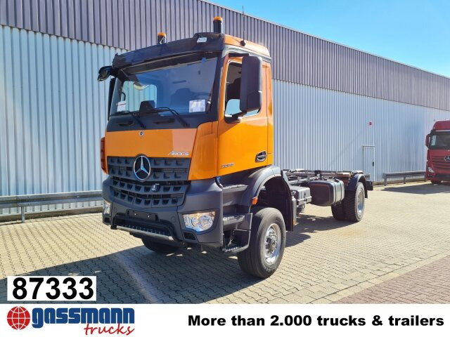 Mercedes-Benz Arocs 2033 A 4x4, Grounder, Motorabtrieb - شاحنة هيكل كابينة: صورة 1 Mercedes-Benz Arocs 2033 A 4x4, Grounder, Motorabtrieb - شاحنة هيكل كابينة: صورة 1