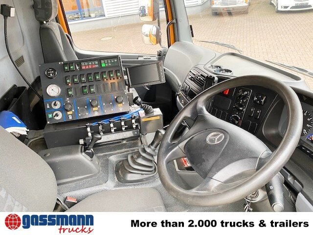 Mercedes-Benz Atego 1324 4x2, Kehrmaschine Explorer 8 - سياره كنس شوارع: صورة 2 Mercedes-Benz Atego 1324 4x2, Kehrmaschine Explorer 8 - سياره كنس شوارع: صورة 2