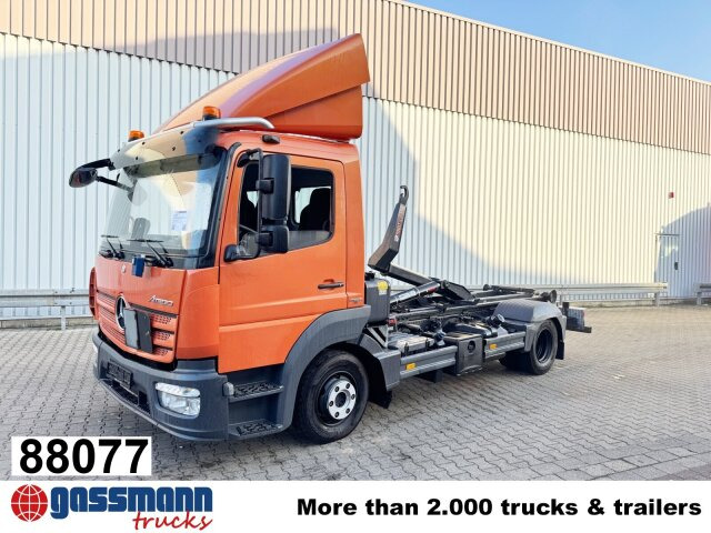Mercedes-Benz Atego 824 L 4x2, Motorabtrieb, City-Abroller - شاحنة ذات خطاف: صورة 1 Mercedes-Benz Atego 824 L 4x2, Motorabtrieb, City-Abroller - شاحنة ذات خطاف: صورة 1