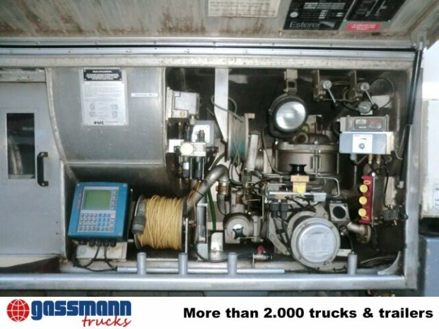 Mercedes-Benz SK 1824 L 4x2, Esterer Tankaufbau ca. 13.100l, 2 - شاحنة صهريج: صورة 2 Mercedes-Benz SK 1824 L 4x2, Esterer Tankaufbau ca. 13.100l, 2 - شاحنة صهريج: صورة 2