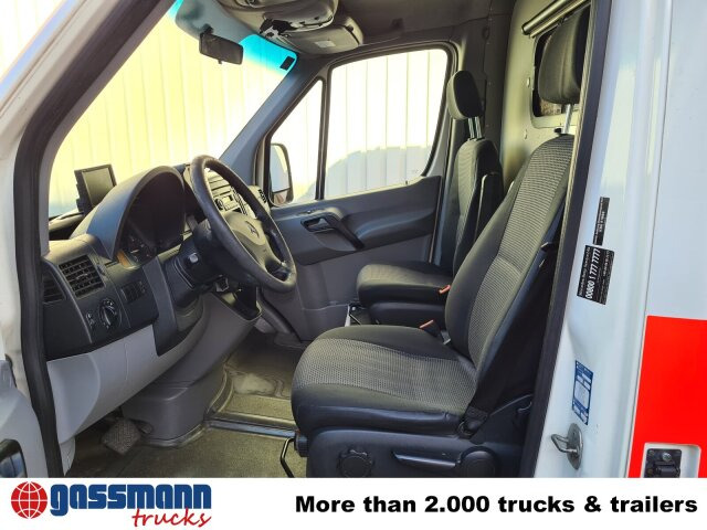 Mercedes-Benz Sprinter 316 KA 4x2, Rettungswagen - فان: صورة 5 Mercedes-Benz Sprinter 316 KA 4x2, Rettungswagen - فان: صورة 5