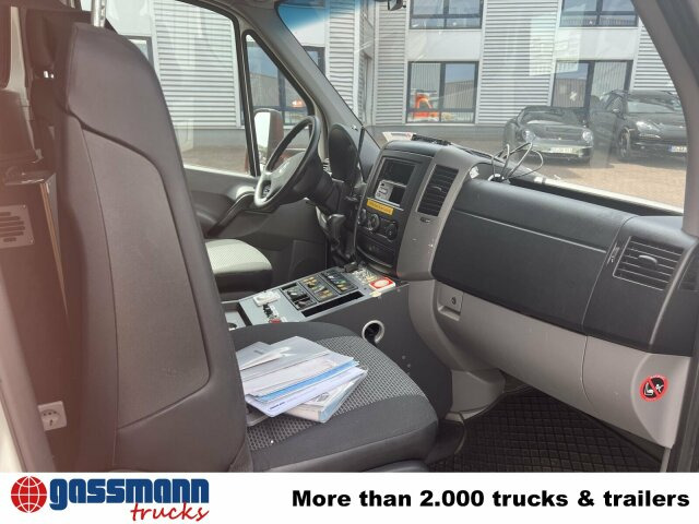 Mercedes-Benz Sprinter 516 CDI 4x2, Rettungswagen, Bi-Xenon - فان: صورة 5 Mercedes-Benz Sprinter 516 CDI 4x2, Rettungswagen, Bi-Xenon - فان: صورة 5