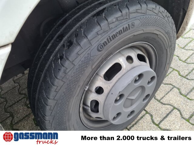 Mercedes-Benz Sprinter 516 CDI 4x2, Rettungswagen - فان: صورة 3 Mercedes-Benz Sprinter 516 CDI 4x2, Rettungswagen - فان: صورة 3