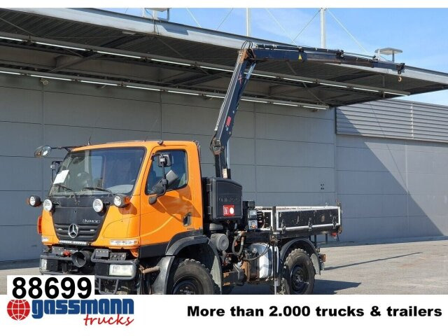 Unimog U 20 4x4, Zapfwelle, Kran Hiab 022D-3 HiDuo, - شاحنة التوصيل: صورة 1 Unimog U 20 4x4, Zapfwelle, Kran Hiab 022D-3 HiDuo, - شاحنة التوصيل: صورة 1